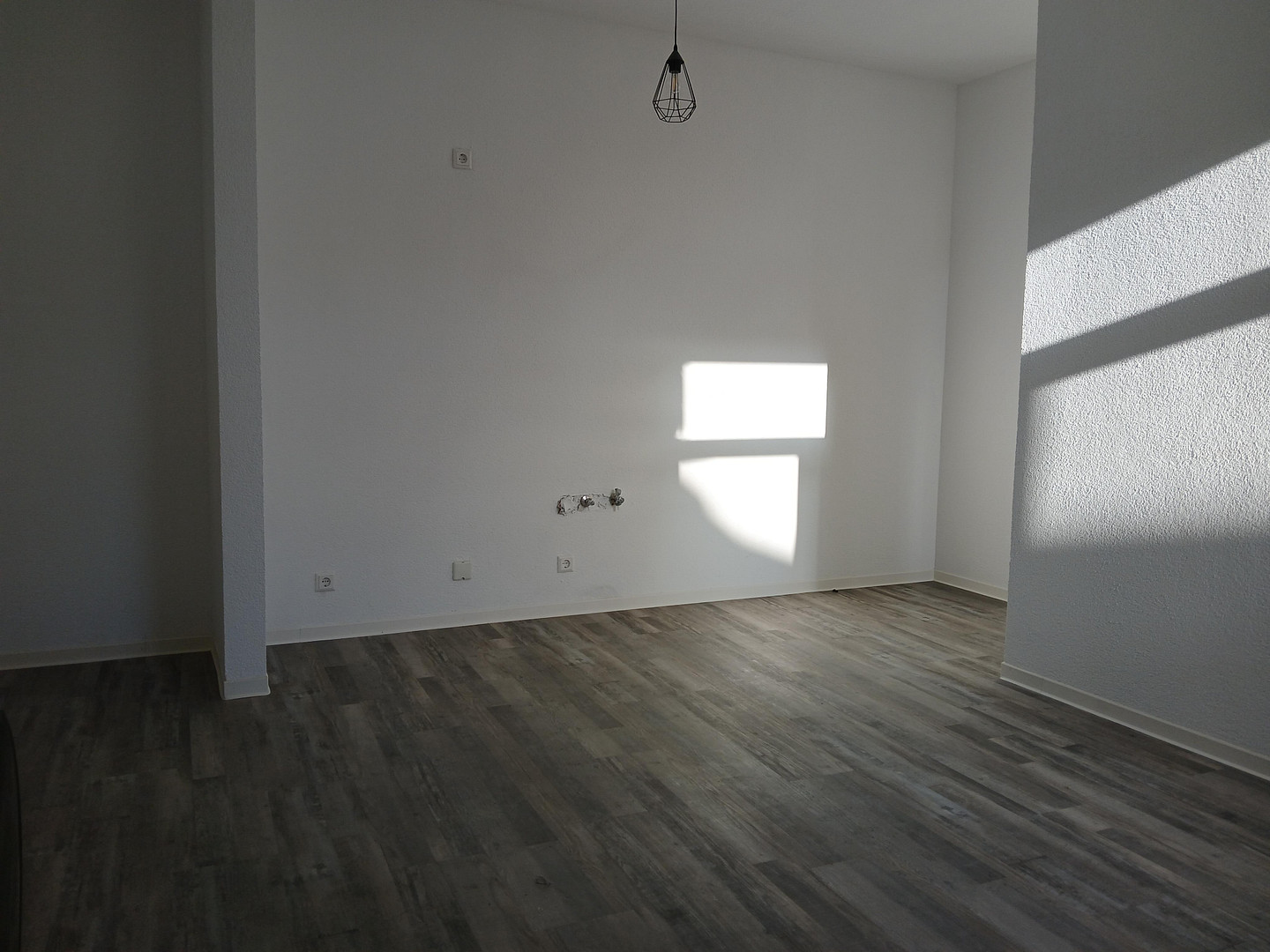 Neuwertige 4-Zimmerwohnung mit Terrasse – ideal für kleine Familie, Paar oder Berufstätigen-WG – Winnenden – Vorschaubild 3