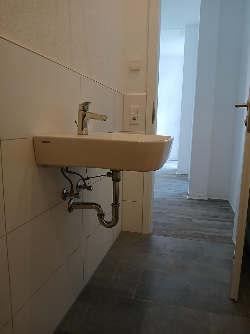Neuwertige 4-Zimmerwohnung mit Terrasse – ideal für kleine Familie, Paar oder Berufstätigen-WG – Winnenden – Vorschaubild 16