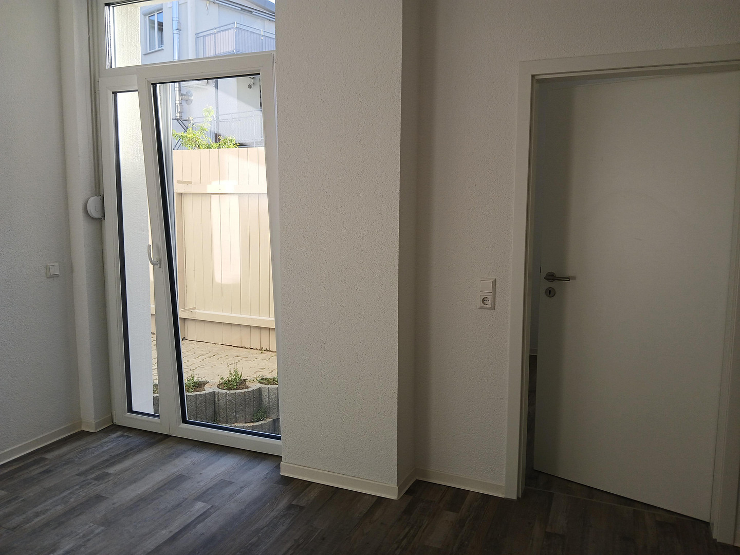 Neuwertige 4-Zimmerwohnung mit Terrasse – ideal für kleine Familie, Paar oder Berufstätigen-WG – Winnenden – Vorschaubild 5