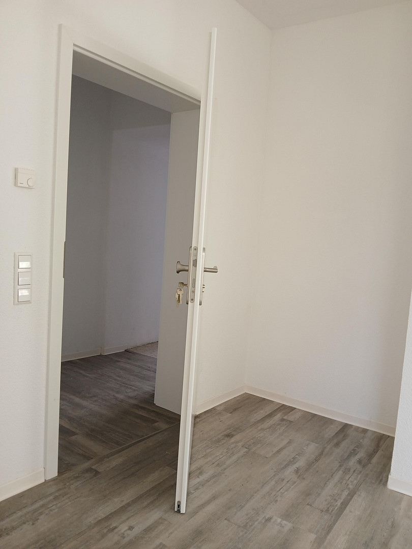Neuwertige 4-Zimmerwohnung mit Terrasse – ideal für kleine Familie, Paar oder Berufstätigen-WG