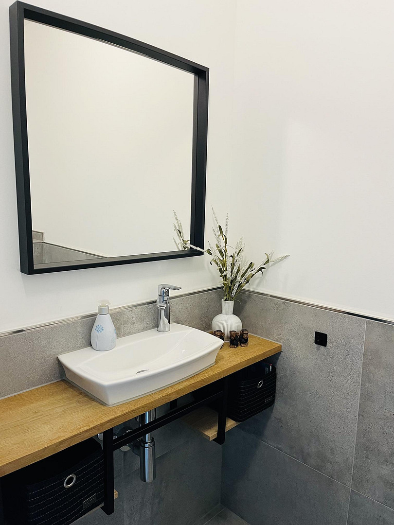 Modernes, neuwertiges Reihenendhaus am Waldrand, urbaner Lifestyle trifft Naturparadies in Alzey – Alzey – Vorschaubild 3