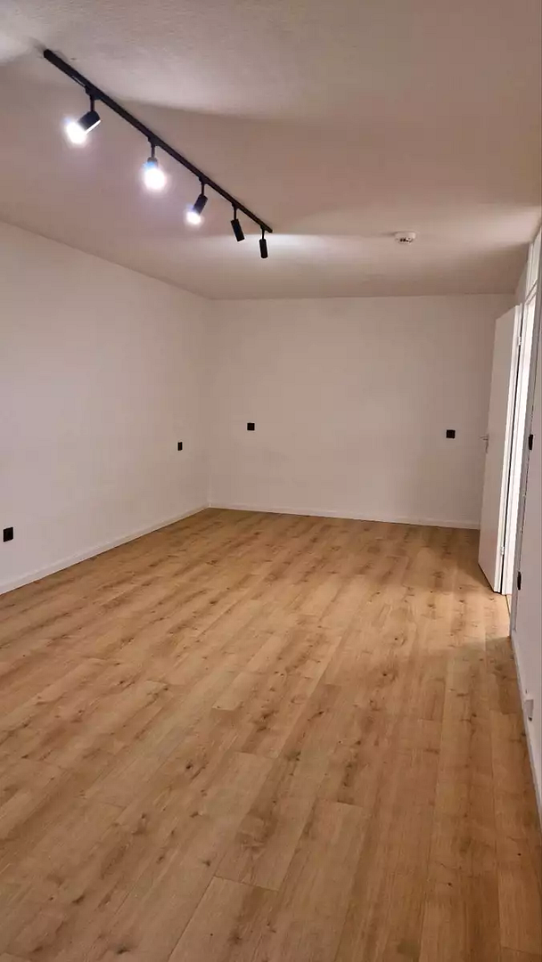 Charmante 1 Zimmer-Wohnung stilvolles Wohnambiente Bayern - Erlangen – Wichernstraße, 91052 Erlangen – Vorschaubild 2
