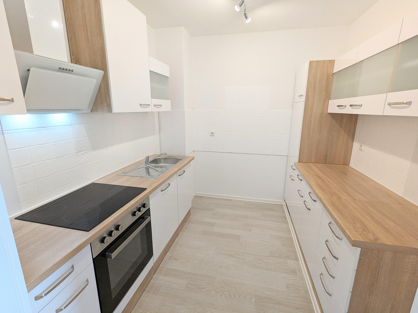 Helle 2,5-Zimmerwohnung mit traumhaftem Fernblick ins Grüne – Woogstr. 36, 67141 Neuhofen – Vorschaubild 5