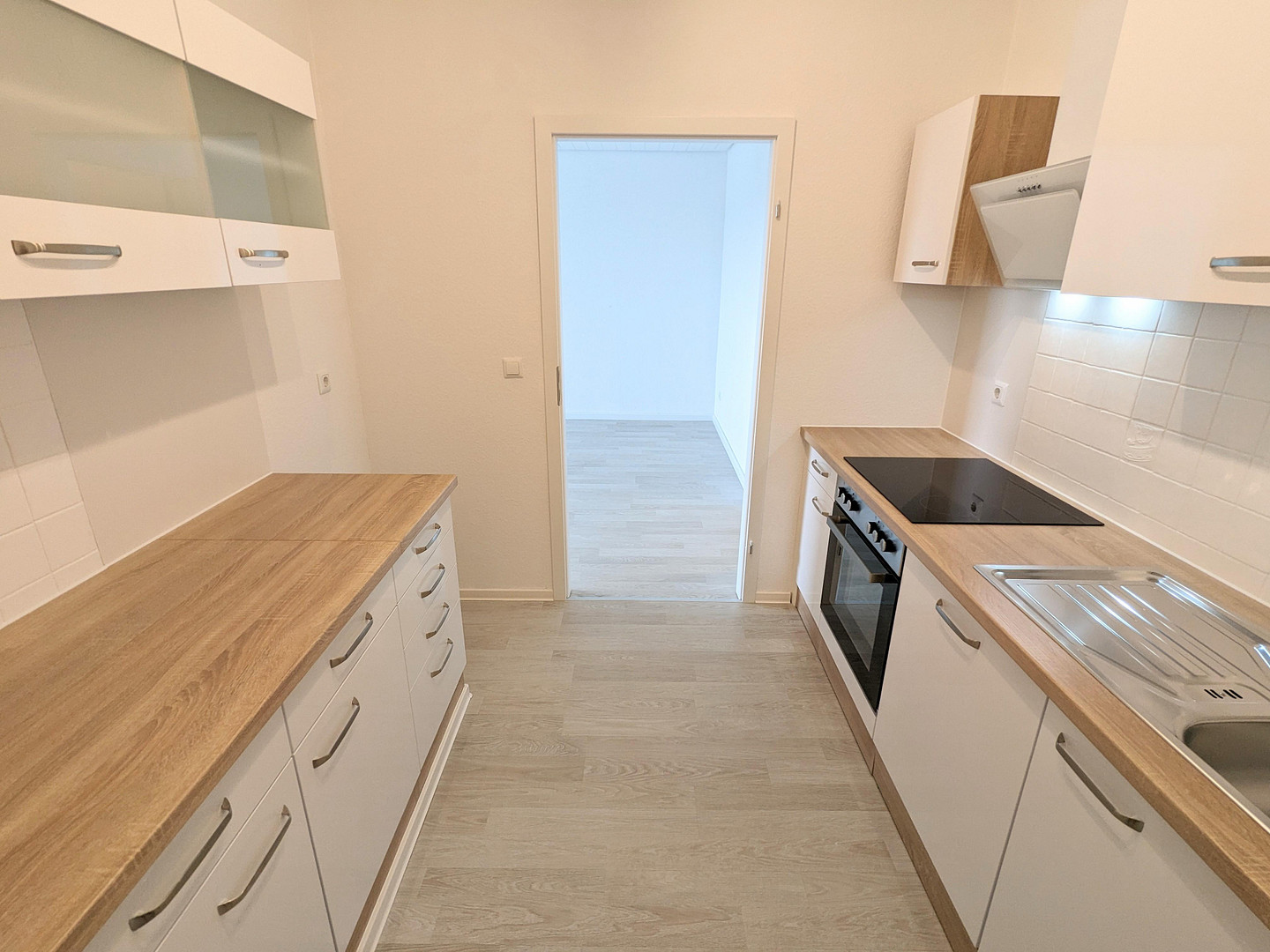 Helle 2,5-Zimmerwohnung mit traumhaftem Fernblick ins Grüne – Woogstr. 36, 67141 Neuhofen – Vorschaubild 6