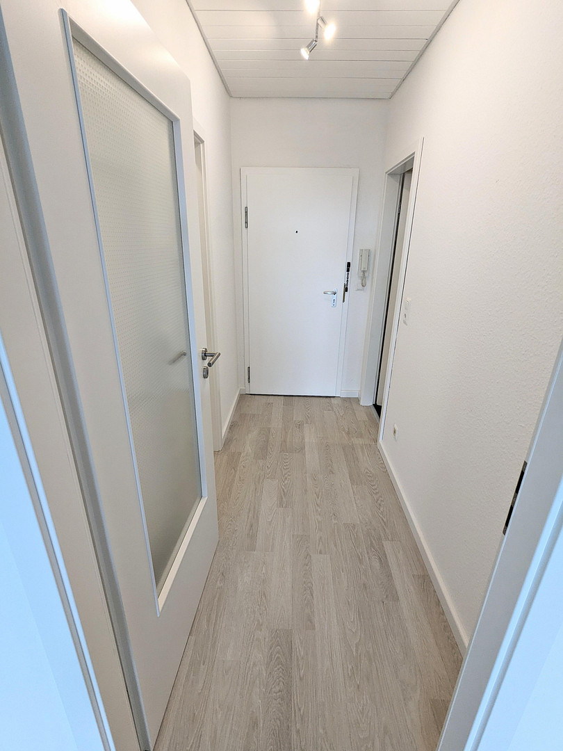 Helle 2,5-Zimmerwohnung mit traumhaftem Fernblick ins Grüne – Woogstr. 36, 67141 Neuhofen – Vorschaubild 12