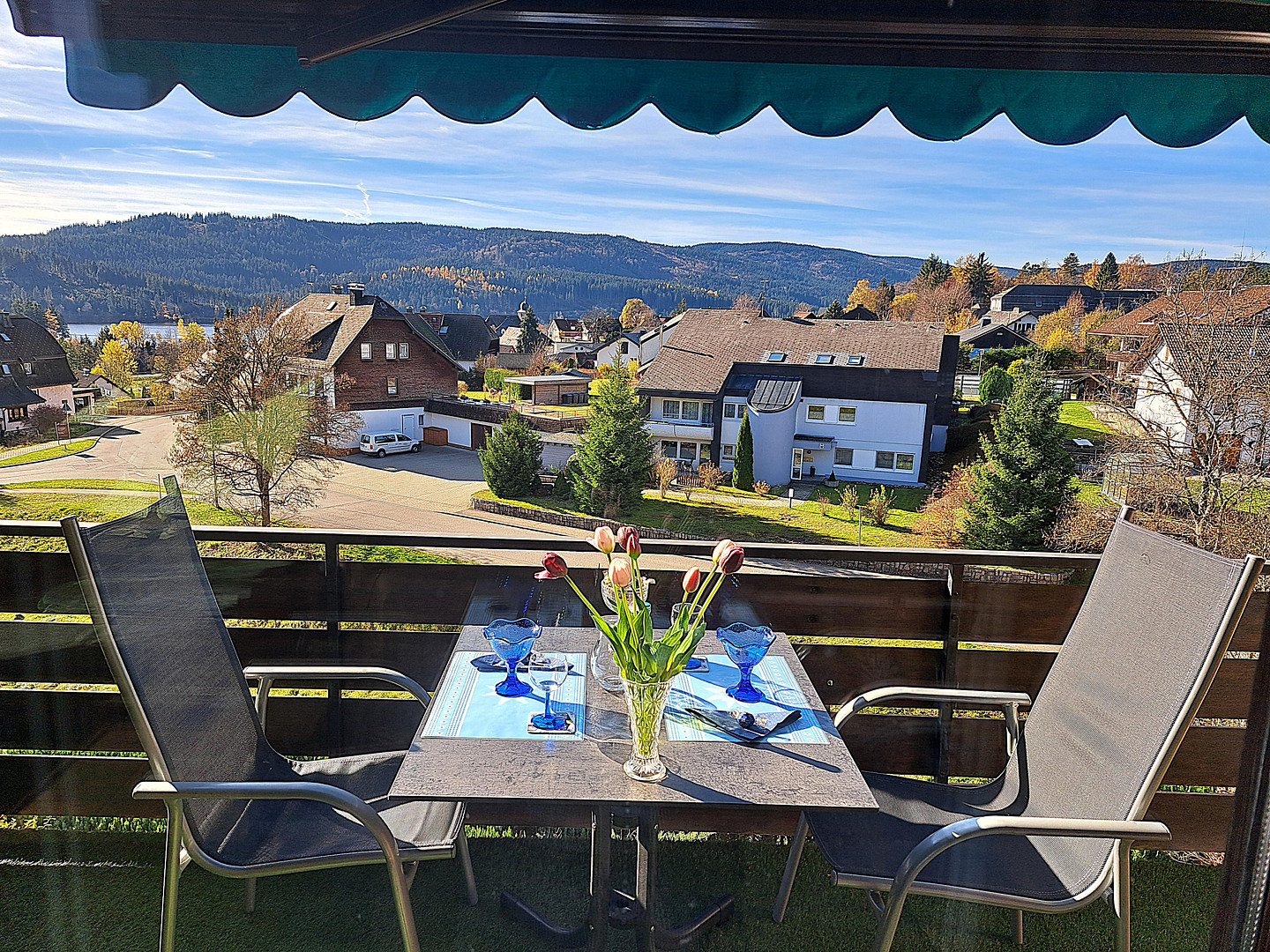 Top MFH mit Panorama-/Schluchseeblick und drei lukrativ vermieteten "Traum"ferienwohnungen – Lärchenweg 5, 79859 Schluchsee – Vorschaubild 2