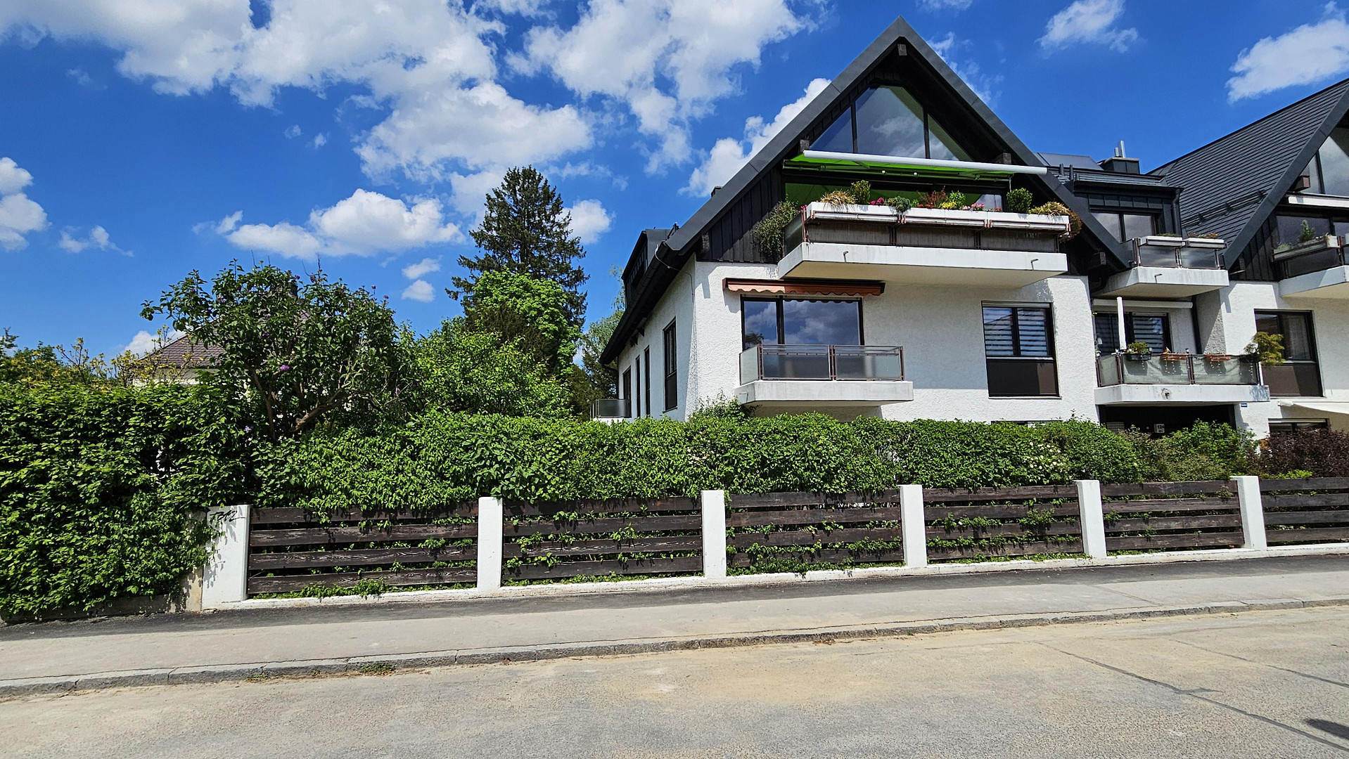 Sehr ruhige und sehr gut geschnittene 111 qm 3-Zimmer-Wohnung in Alt-Laim, wunderschöner Ausblick – Camerloherstr. 124, 80689 München(Laim) – Vorschaubild 3