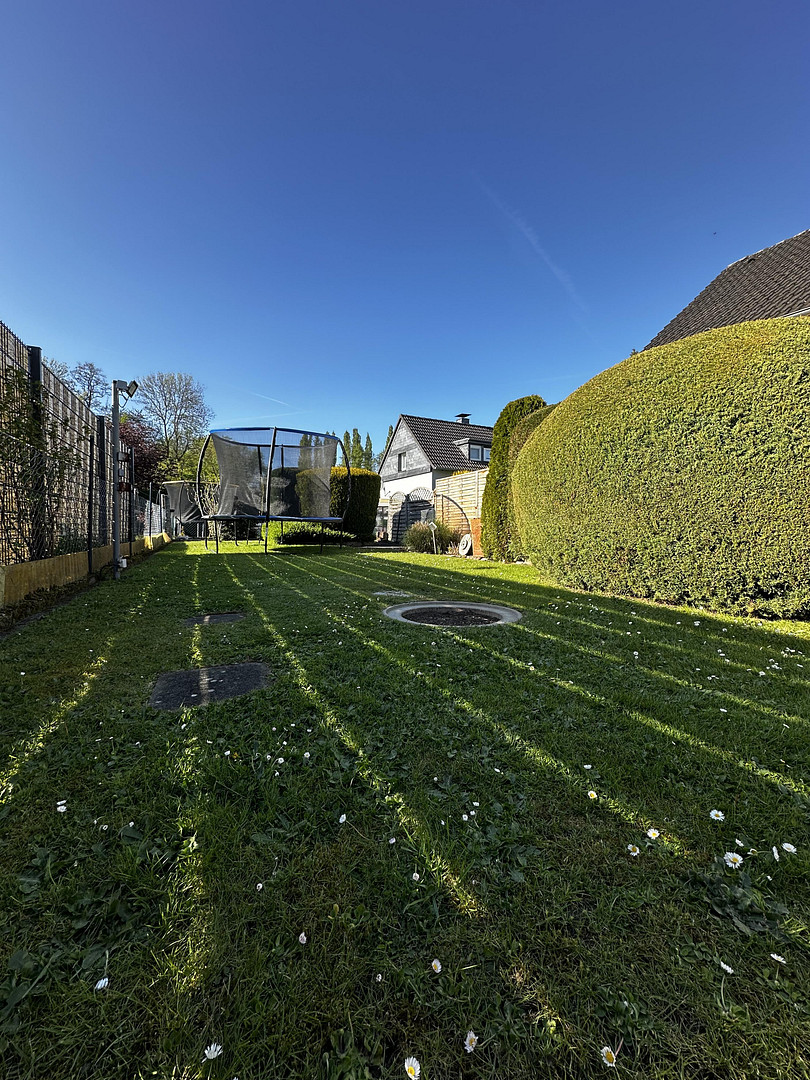 Fachwerkhaus mit großem Garten - provisionsfrei und sofort bezugsbereit – Holzkamp 10, 42699 Solingen – Vorschaubild 2