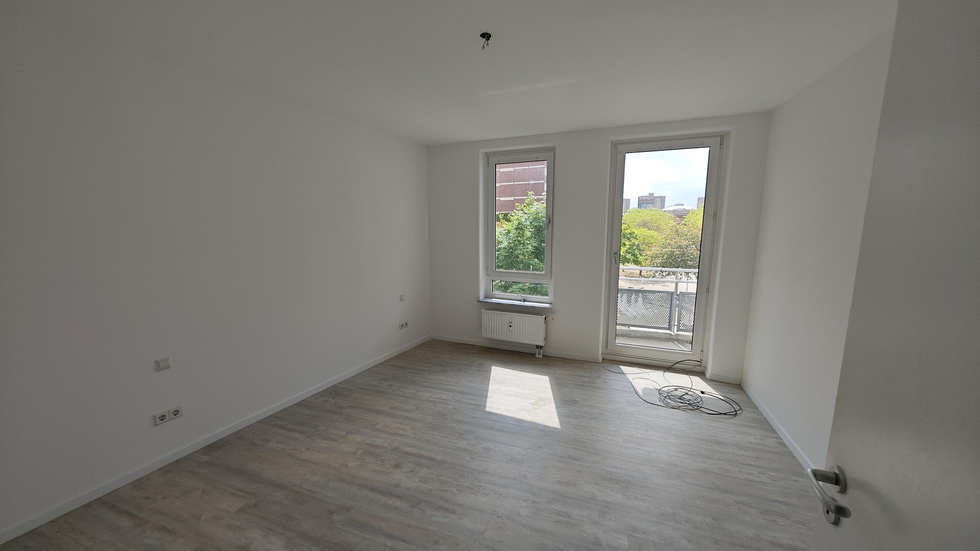 Renovierte 2 Zimmer Wohnung mit Balkon, EBK und optionalem Stellplatz – Stuttgarter Allee 37, 4209 Leipzig(Grünau) – Vorschaubild 4