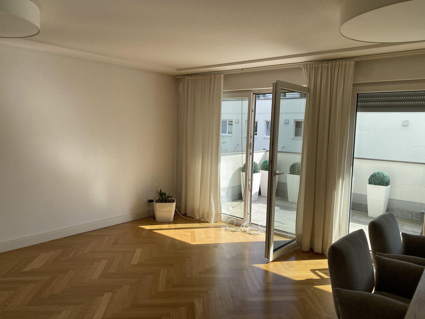 Exklusive 3 ZKB Eigentumswohnung mit sonnigem Südbalkon – Friedrichshofener Str. 65D, 85049 Ingolstadt(Friedrichshofen) – Vorschaubild 2