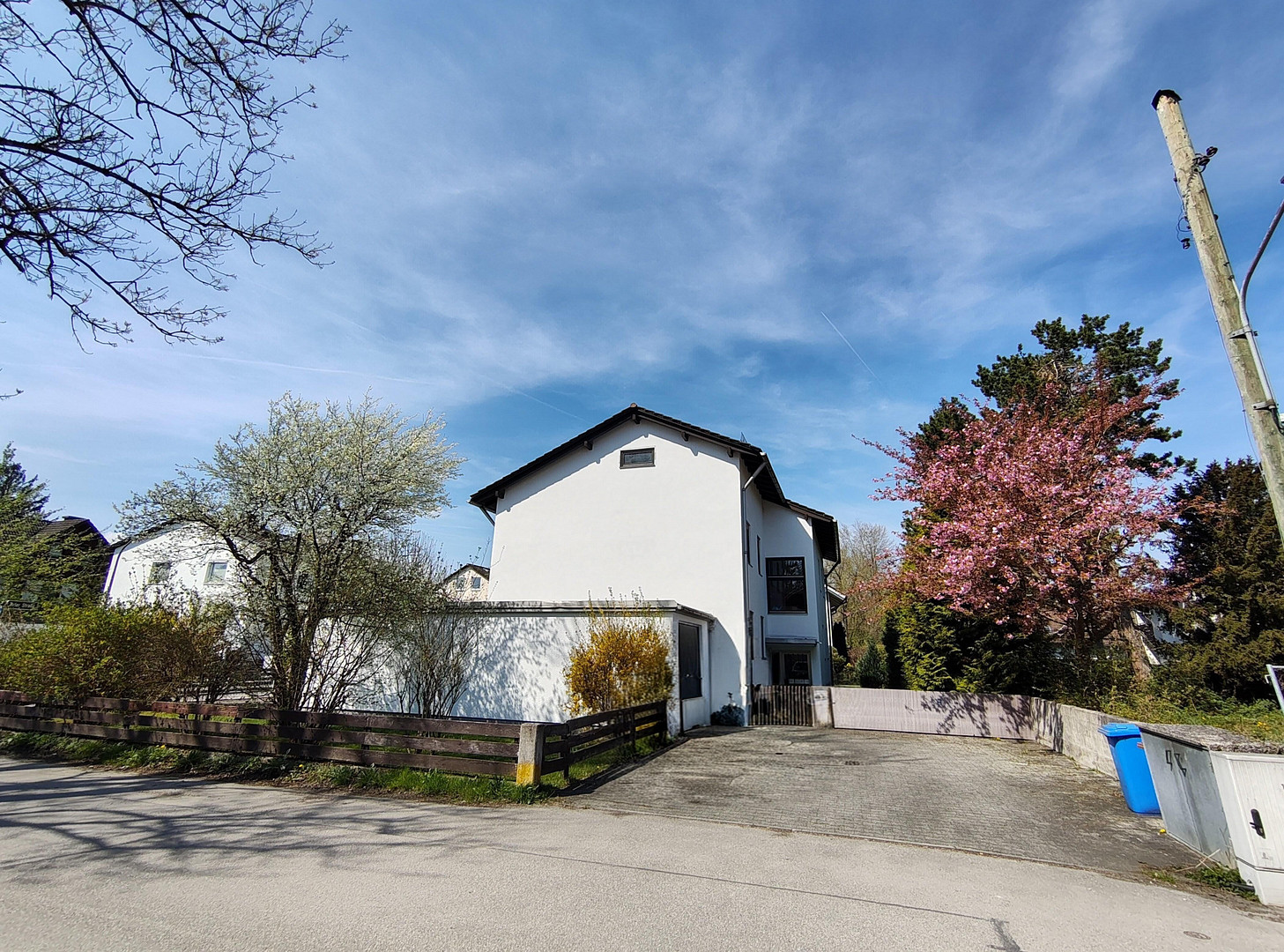 Viel Platz für die ganze Familie in diesem (renovierungsbedürftigen) Zweifamilienhaus in Gröbenzell – Gröbenzell – Vorschaubild 6