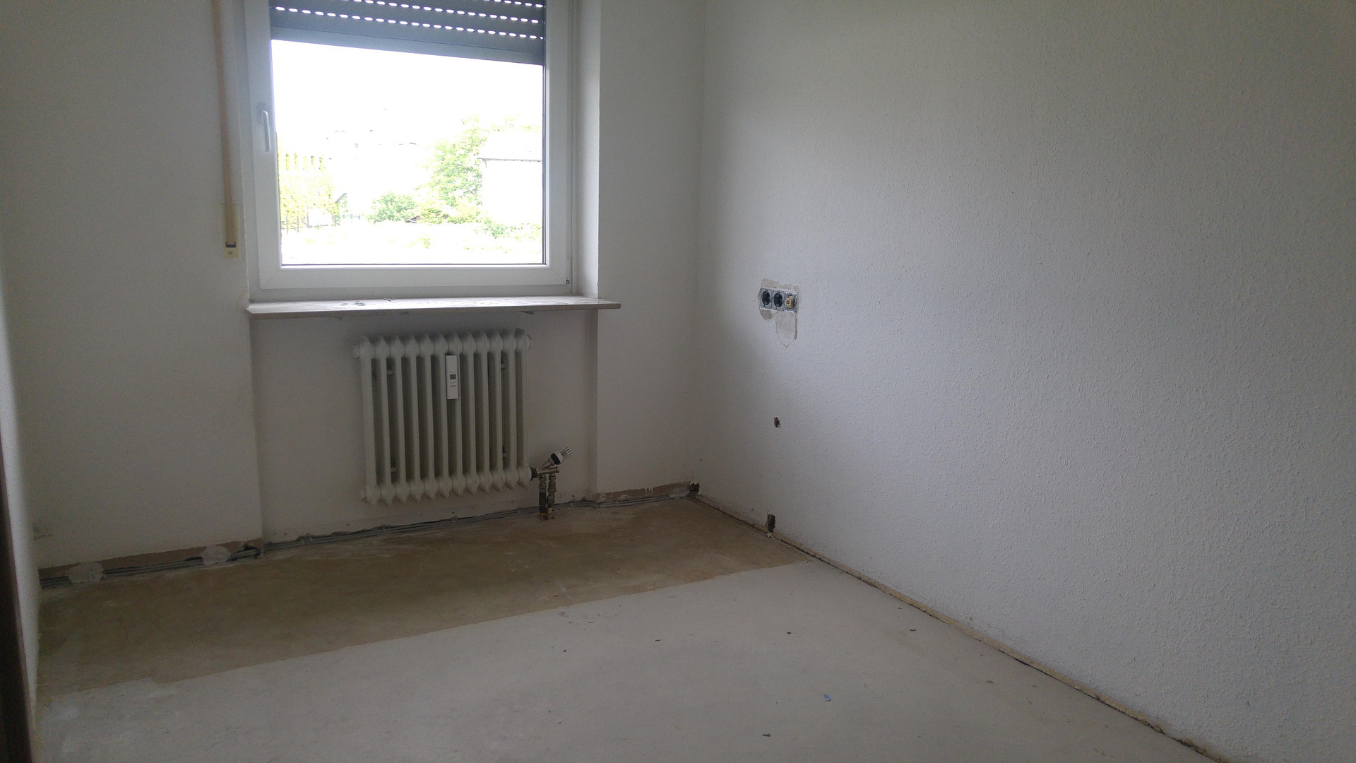 renovierte 1,5-Zi-Whg. Stadtmitte Postareal, Südbalkon, Pkw-Stellplatz – Leonberg – Vorschaubild 3
