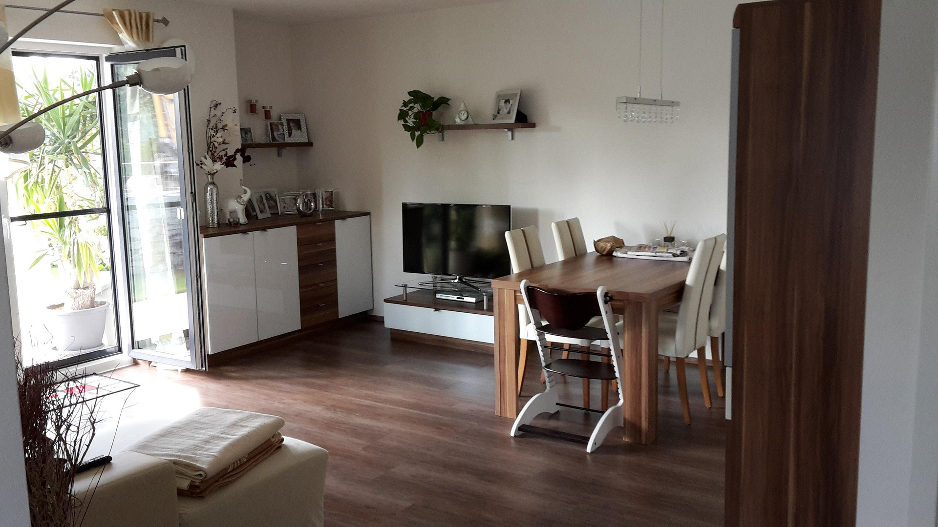 Privat: Schöne sonnige 4 ZKB Gartenwohnung / Maisonette, 134m² Nutzfläche in IN Unterbrunnenreuth – Ingolstadt(Unterbrunnenreuth) – Vorschaubild 2