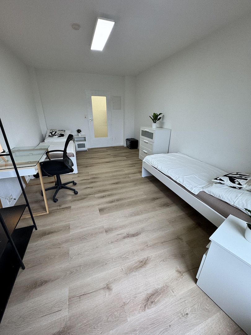Moderne, vollmöblierte 1 Zimmerwohnung direkt am Kanal – Dompfaffstraße 140, 91056 Erlangen(Alterlangen) – Vorschaubild 2