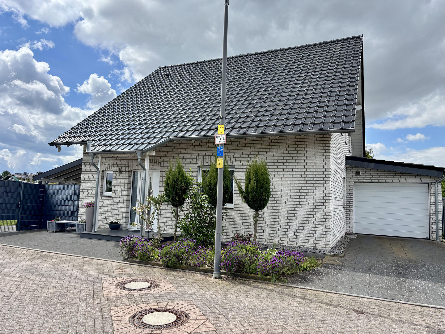 !!PROVISIONSFREI!! Klinker-Einfamilienhaus mit viel Platz, großem Garten, Fitness- und Sauna Bereich – Niederzier(Huchem-Stammeln) – Vorschaubild 3