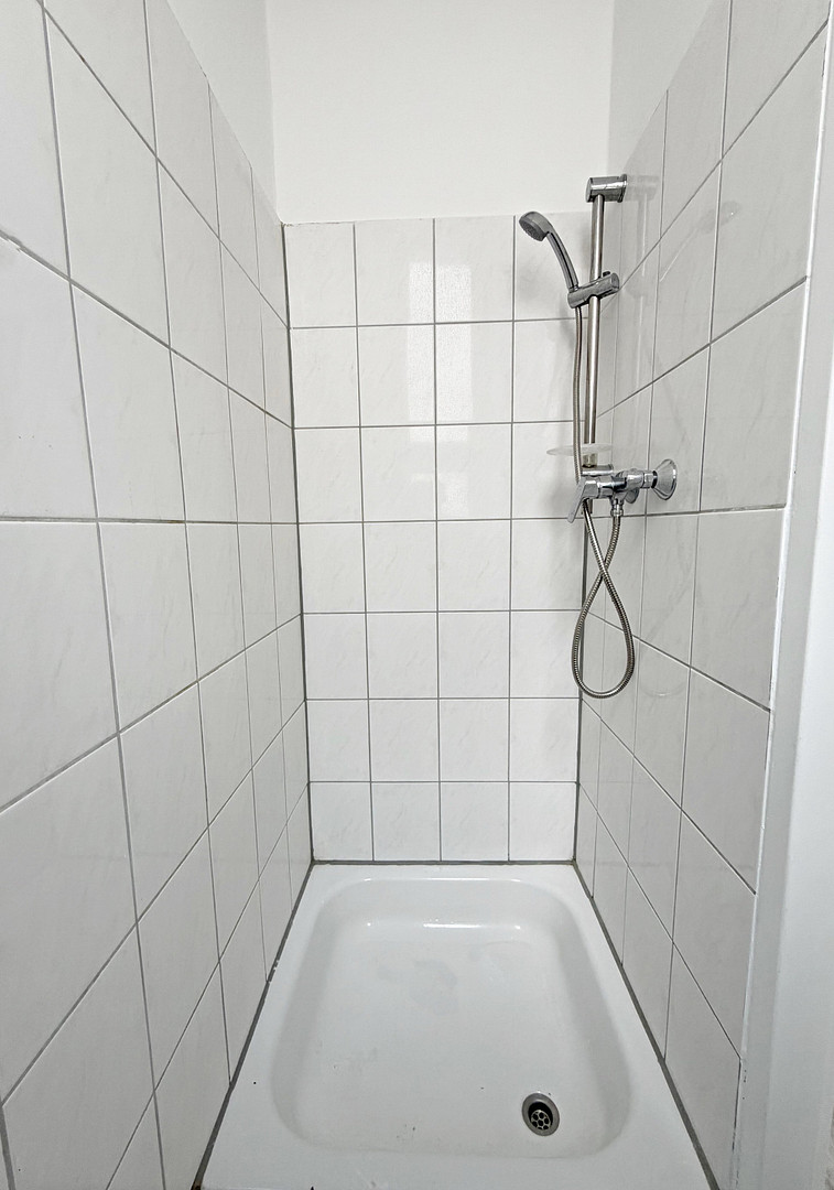 Sofort frei: Renovierte 2-ZKB Altbauwohnung im beliebten Rheingauviertel (Provisionsfrei) – Wiesbaden – Vorschaubild 7