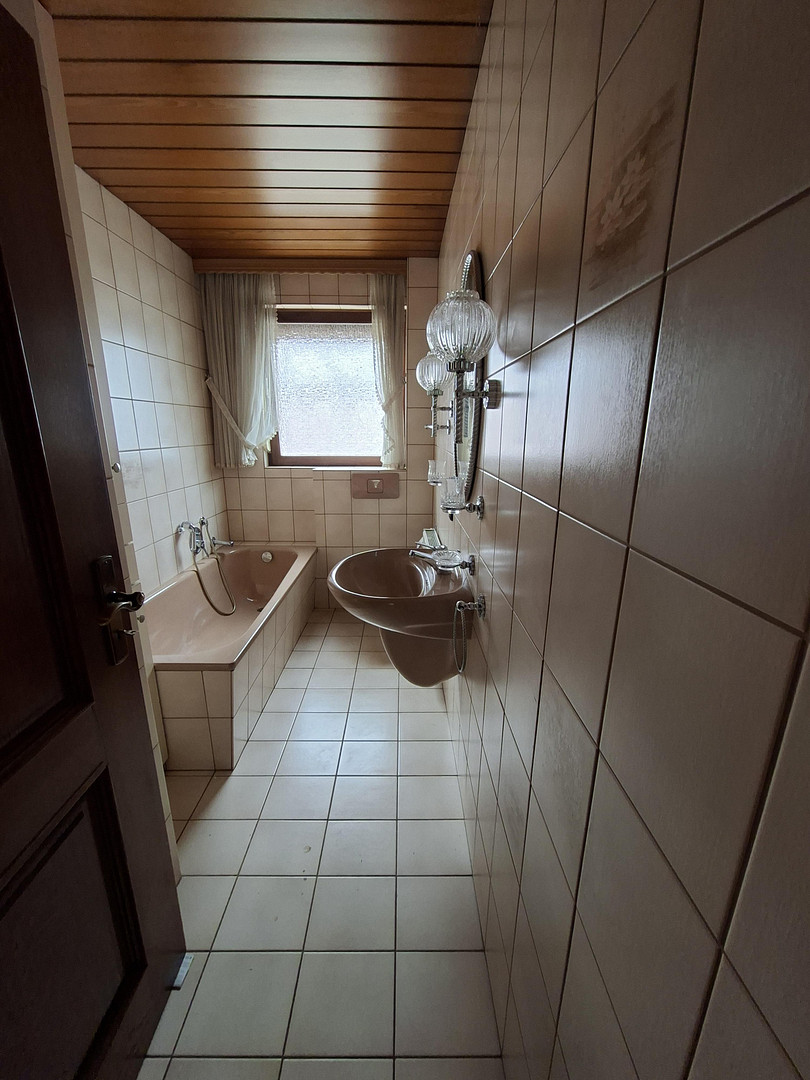 Zweifamilienhaus mit Charme, Platz und Perspektive – Wiesbaden(Nordenstadt) – Vorschaubild 19