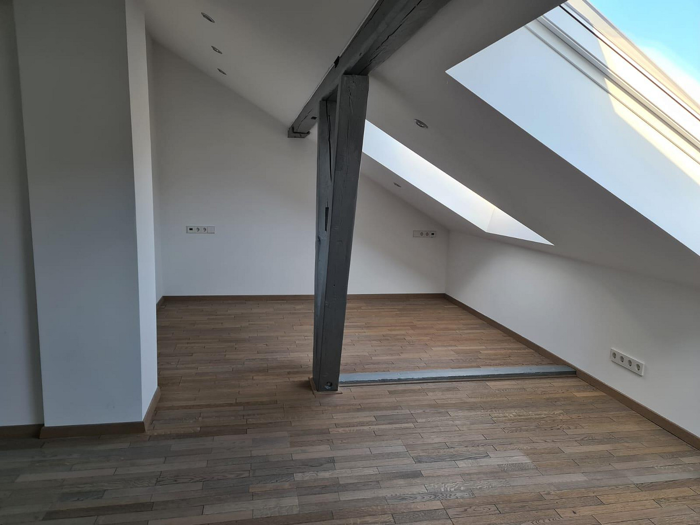 Exklusive 3,5-Zimmer-Dachgeschosswohnung mit Loggia, EBK und Stellplatz in Stuttgart – Werastraße 135, 70190 Stuttgart(Ost) – Vorschaubild 15