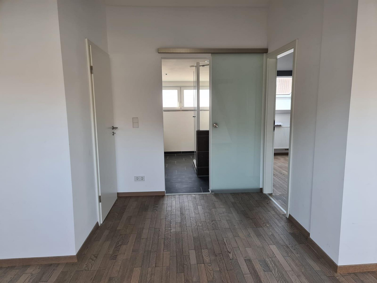 Exklusive 3,5-Zimmer-Dachgeschosswohnung mit Loggia, EBK und Stellplatz in Stuttgart – Werastraße 135, 70190 Stuttgart(Ost) – Vorschaubild 16