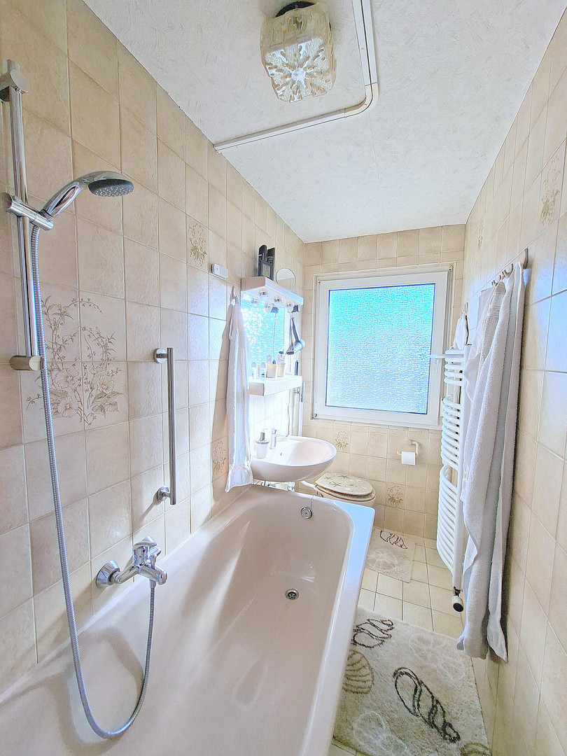 Freistehendes modernisiertes Zweifamilienhaus in Rumpenheim 7,5 Zimmer, 3 Bäder, gr. Garten, Garage – 63075 Offenbach Rumpenheim(Biebernsee) – Vorschaubild 20