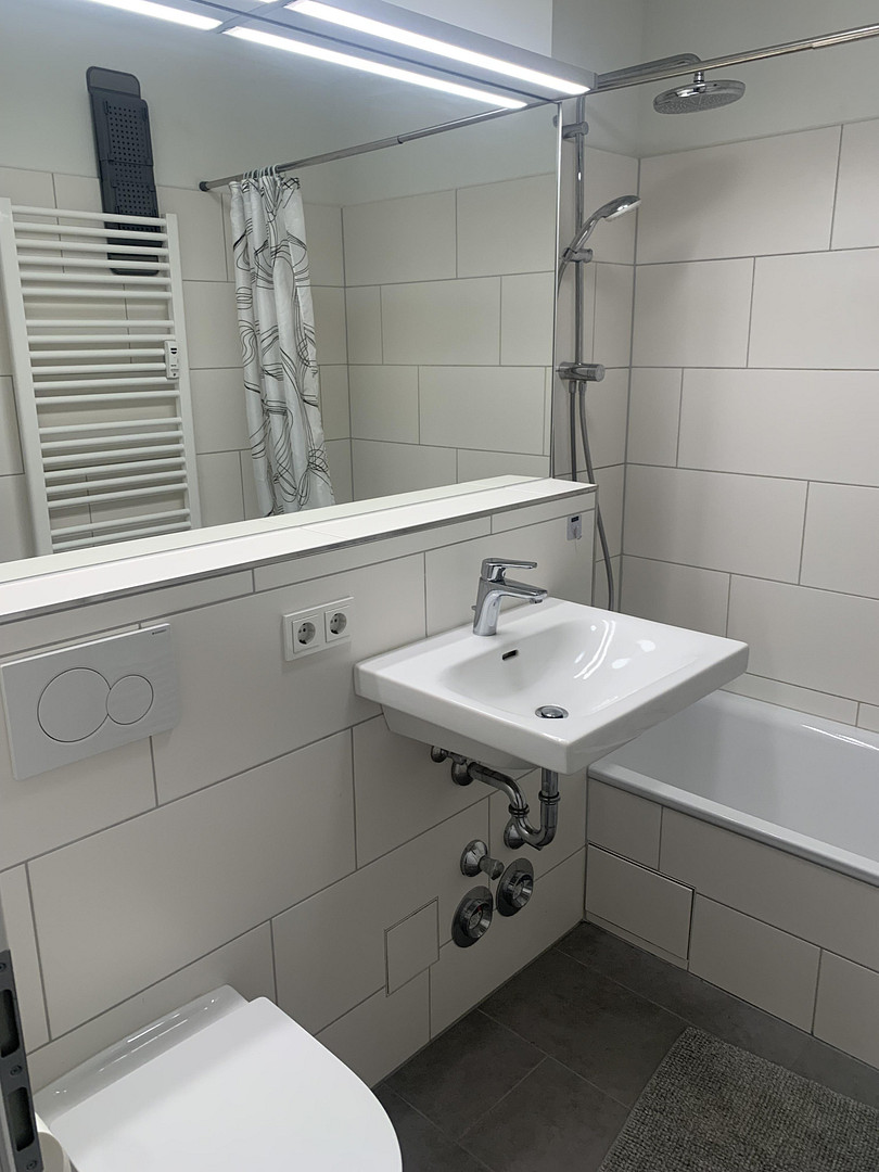 Lichtdurchflutete, sonnige Wohnung Olympiapark/ FH/ Neuhausen – München(Neuhausen) – Vorschaubild 18