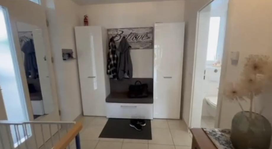 Wohnen mit Gartenidylle in Engen – modernes EFH mit Terrasse, Balkon & 5,5 Zimmer – Engen – Vorschaubild 3