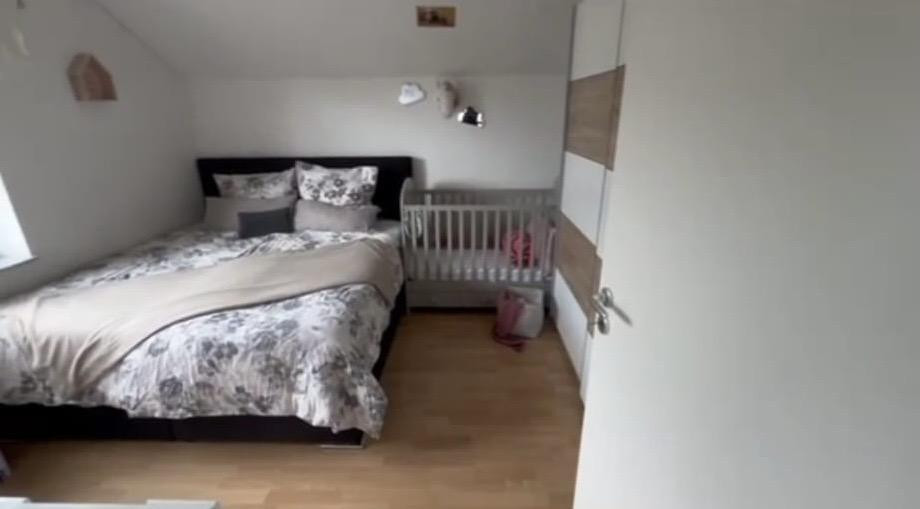 Wohnen mit Gartenidylle in Engen – modernes EFH mit Terrasse, Balkon & 5,5 Zimmer – Engen – Vorschaubild 11