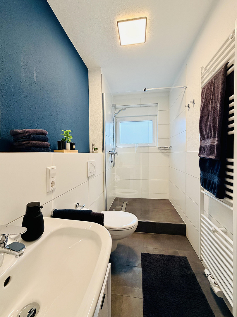 Top saniertes Mehrfamilienhaus mit vier komplett möblierten 2-Zimmer-Design-Apartments! – Karlsruhe(Rintheim) – Vorschaubild 8