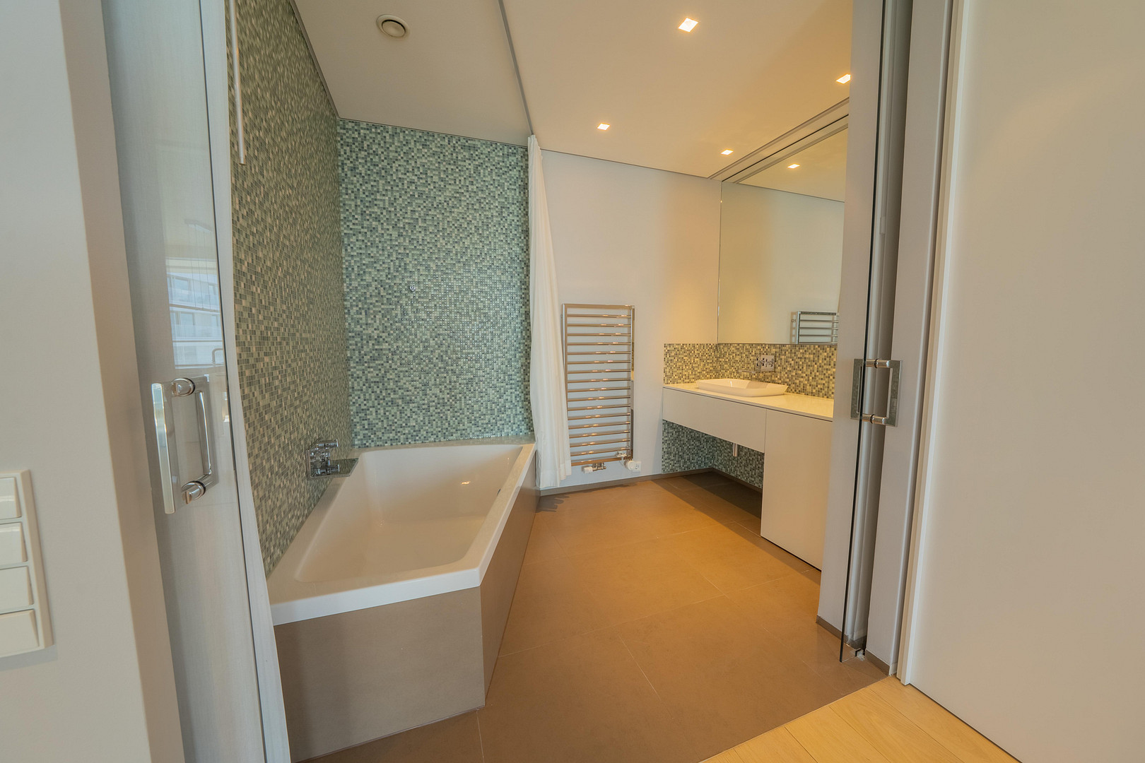 Designwohnung im Marco Polo Tower – mit Blick auf das Wendebecken des Hafens – Am strandkai 3, 20457 Hamburg(Hafencity) – Vorschaubild 16