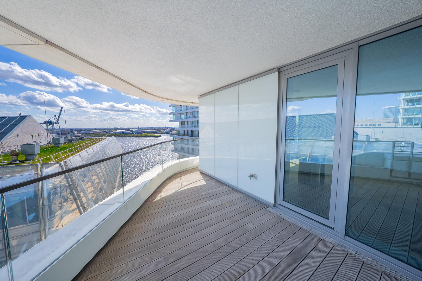 Designwohnung im Marco Polo Tower – mit Blick auf das Wendebecken des Hafens – Am strandkai 3, 20457 Hamburg(Hafencity) – Vorschaubild 23
