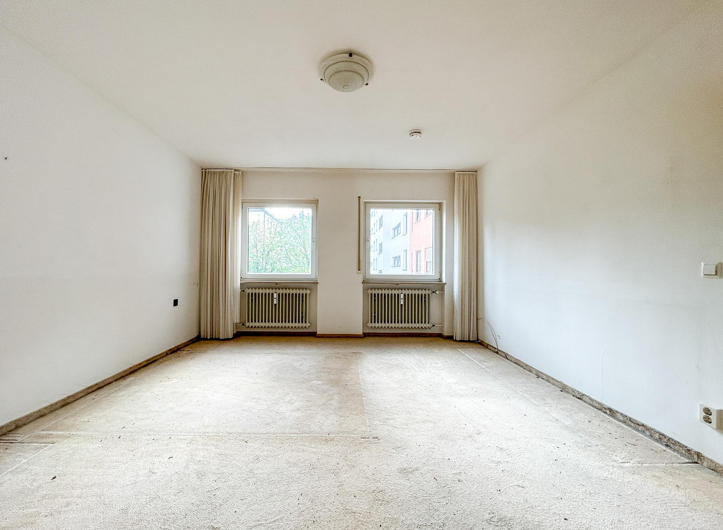 Sanierungsbedürftige 2-Zimmer-Wohnung mit Balkon & Aufzug in Fürth – Fürth – Vorschaubild 5