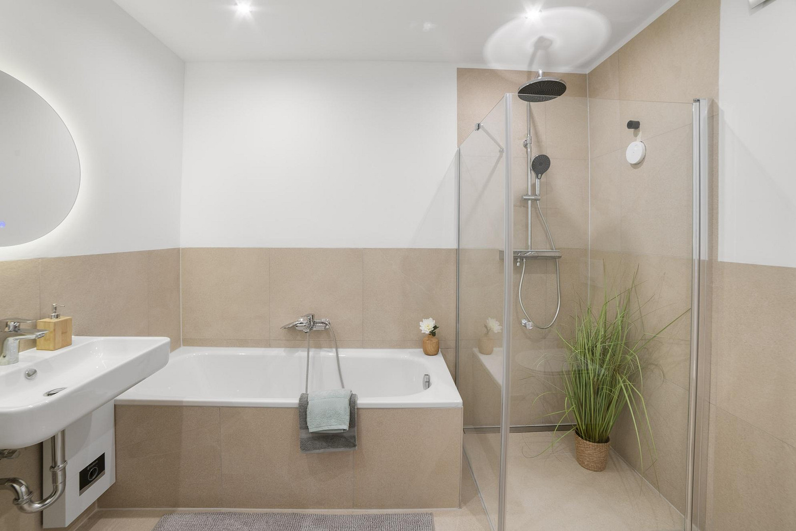 ***ERSTBEZUG NACH MODERNISIERUNG – STILVOLLE 3,5-ZI.-WOHNUNG IN DUISBURG-RAHM; OHNE PROVISION – Maisstraße 32, 47269 Duisburg(Rahm) – Vorschaubild 3