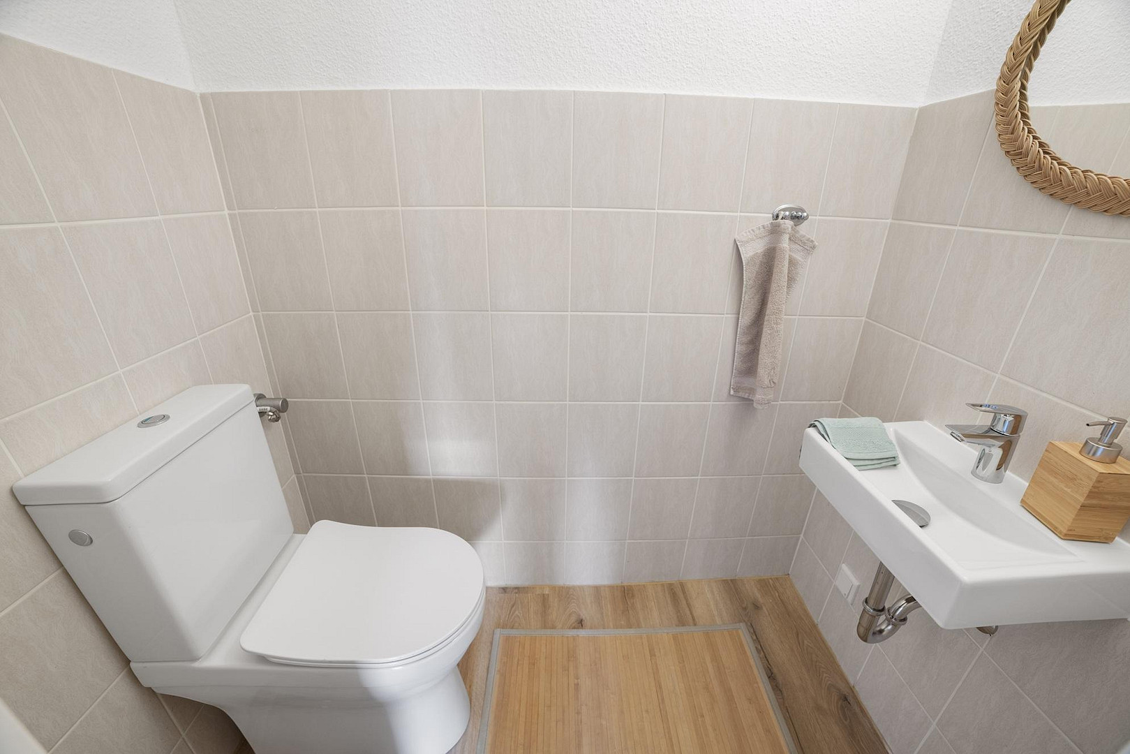 ***ERSTBEZUG NACH MODERNISIERUNG – STILVOLLE 3,5-ZI.-WOHNUNG IN DUISBURG-RAHM; OHNE PROVISION – Maisstraße 32, 47269 Duisburg(Rahm) – Vorschaubild 8