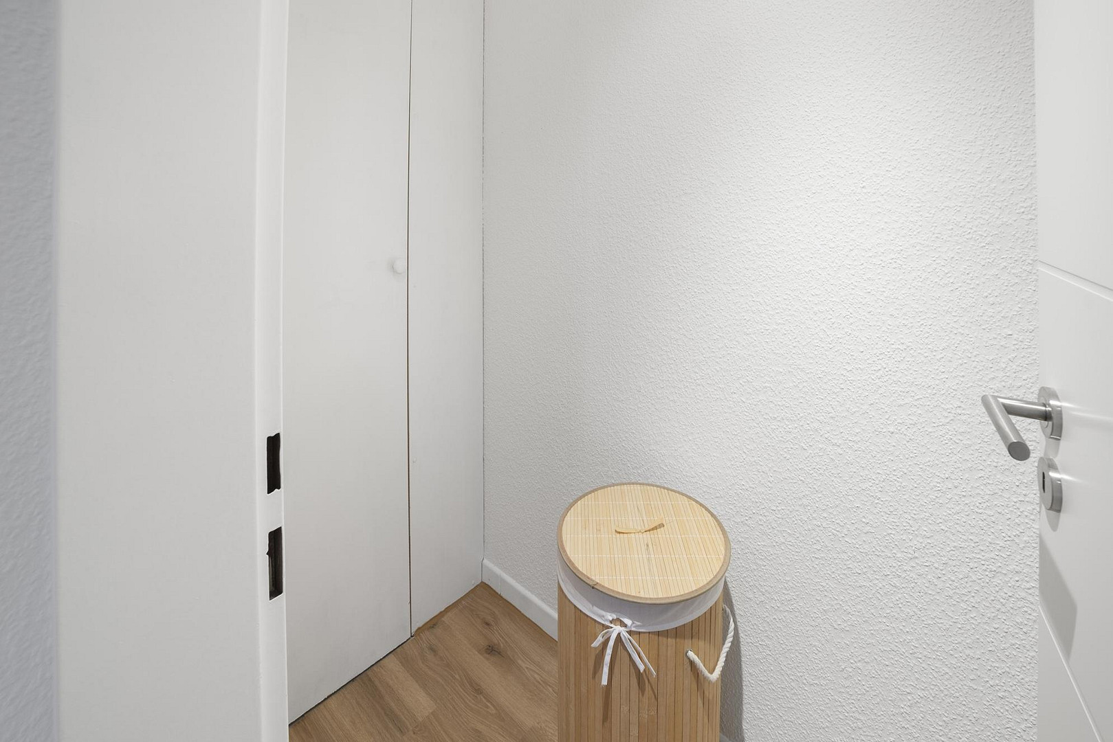 ***ERSTBEZUG NACH MODERNISIERUNG – STILVOLLE 3,5-ZI.-WOHNUNG IN DUISBURG-RAHM; OHNE PROVISION – Maisstraße 32, 47269 Duisburg(Rahm) – Vorschaubild 9