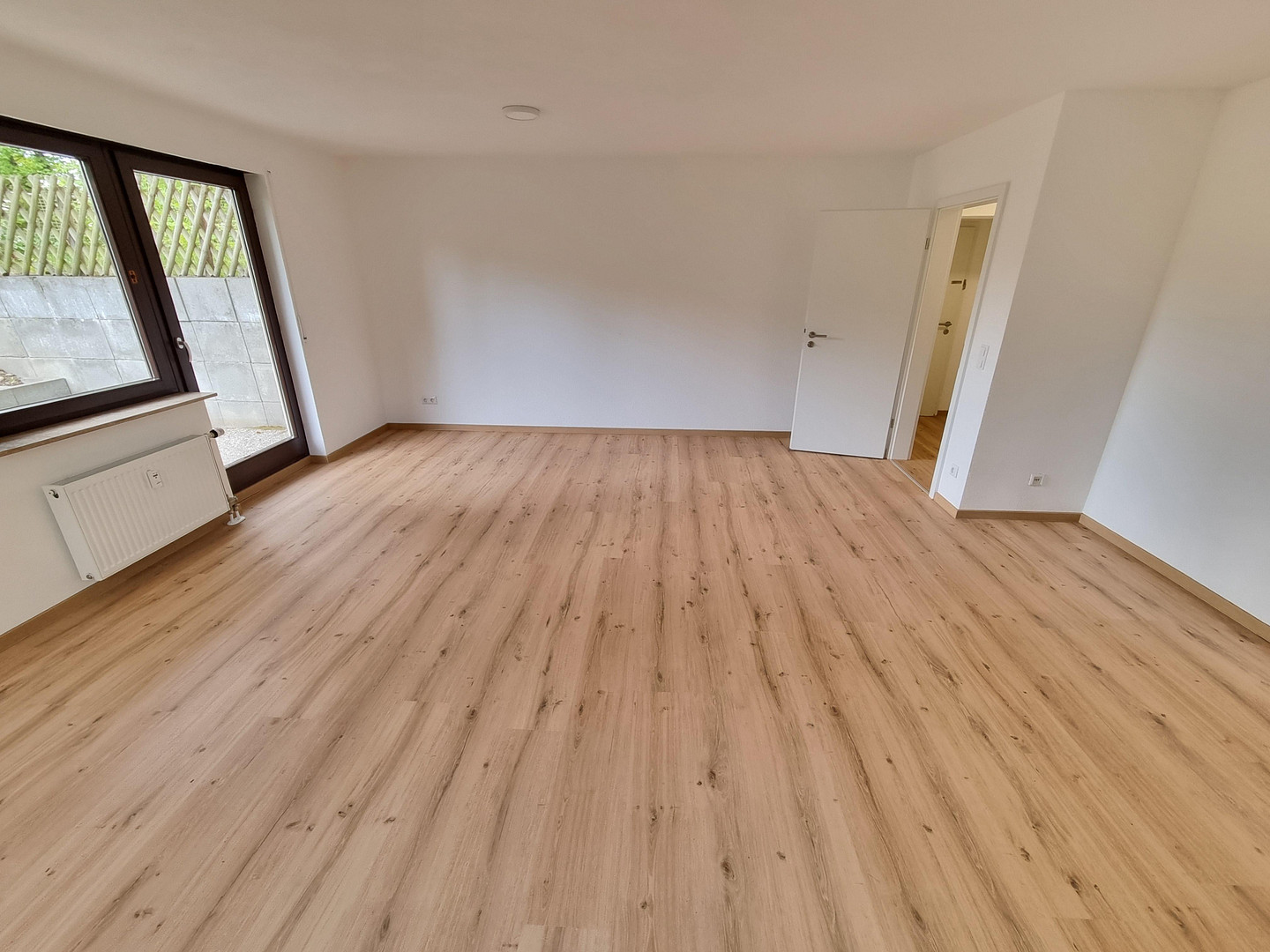 Provisionsfrei! 1,5 ZiWhg NEU modernisiert am Stadtpark 5 Min. zur S-Bahn, Porsche/Bosch – Stuttgart(Zuffenhausen) – Vorschaubild 5