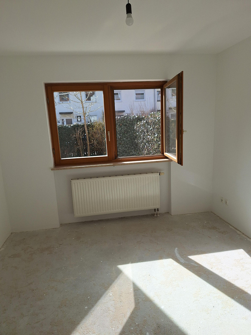Lichtdurchflutete 3 Zi-Garten-Maisonette-Wohnung in ruhiger Lage – 81827 München – Vorschaubild 3