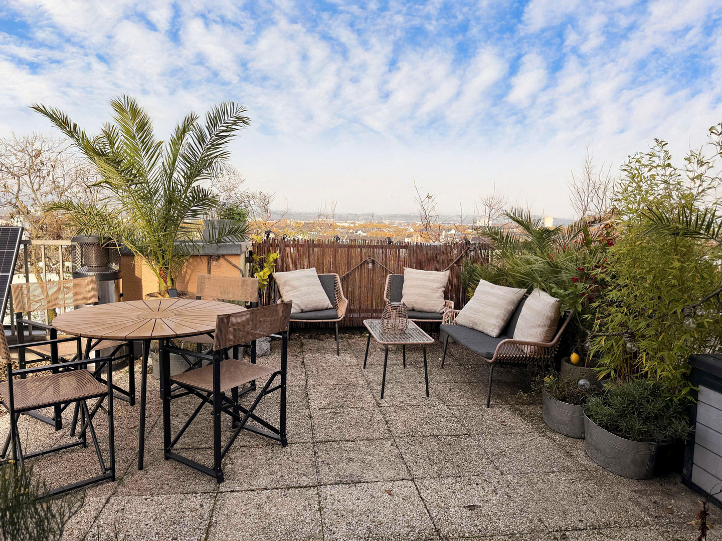 Traumhafte Maisonette-Penthouse-Wohnung mit 2 großen Dachterrassen und Blick über die Stadt