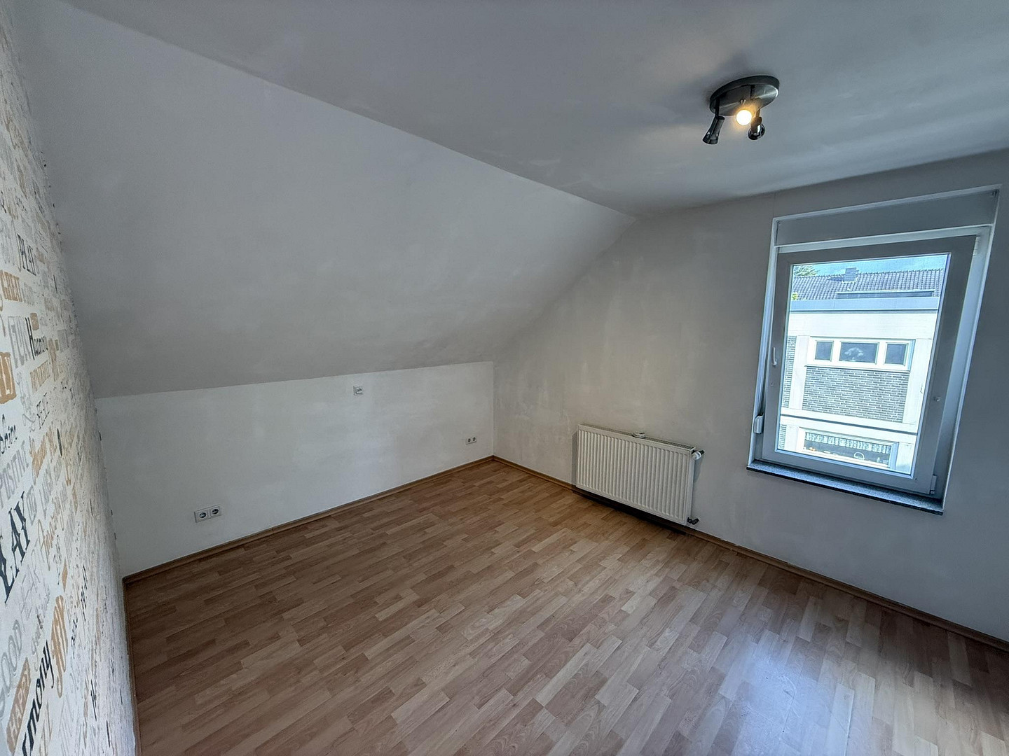 2,5 Zimmer Dachgeschoss-Wohnung in Krefeld-Fischeln - Küche inklusive – Krefeld(Fischeln) – Vorschaubild 6