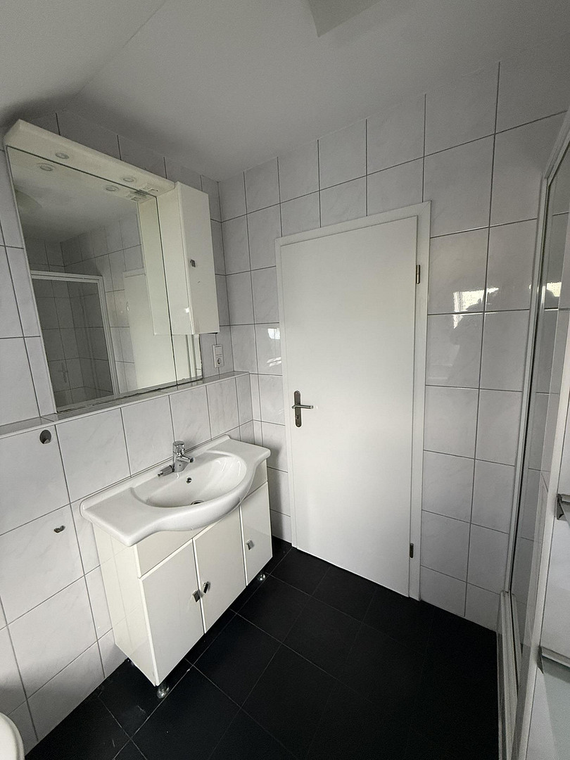 2,5 Zimmer Dachgeschoss-Wohnung in Krefeld-Fischeln - Küche inklusive – Krefeld(Fischeln) – Vorschaubild 7