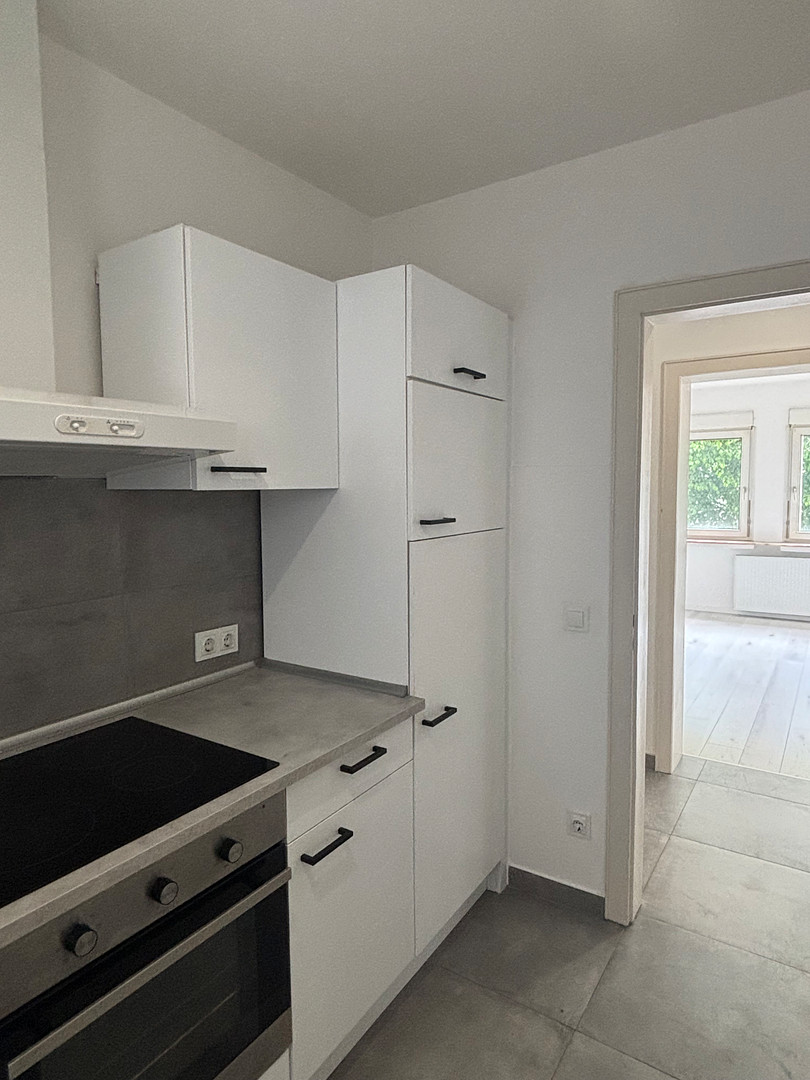 Modernisierte 3-Zimmer-Wohnung mit Balkon & Einbauküche in zentraler Lage von Mönchengladbach – Leibnizstraße 40, 41061 Mönchengladbach(Innenstadt) – Vorschaubild 2