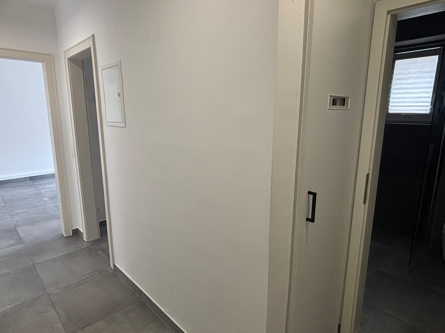 Modernisierte 3-Zimmer-Wohnung mit Balkon & Einbauküche in zentraler Lage von Mönchengladbach – Leibnizstraße 40, 41061 Mönchengladbach(Innenstadt) – Vorschaubild 12