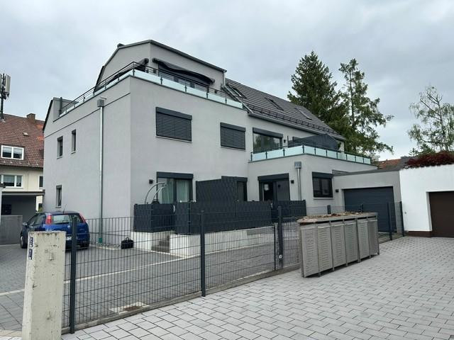 Lichtdurchflutete 3-Zimmer-Wohnung mit Terrasse in begehrter Villenlage in Obersendling
