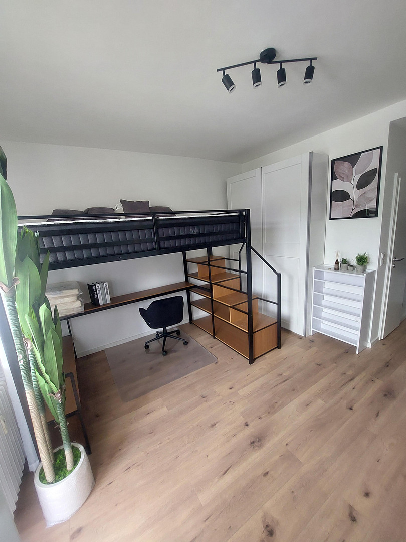Kernsanierte, neu möblierte 1-Zimmer-Wohnung Nähe Wettersteinplatz, München