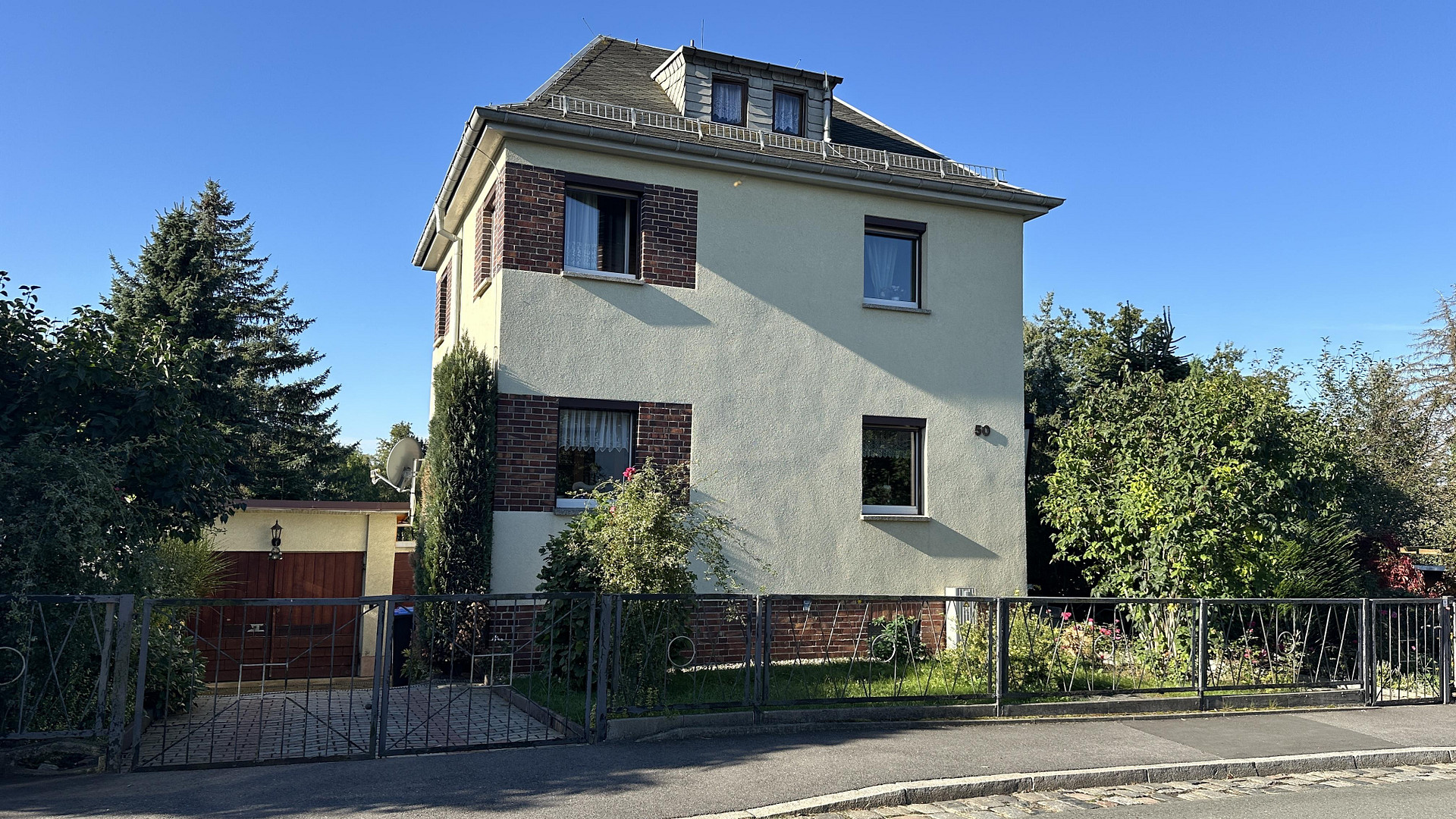 Eigenheim am SW-Stadtrand mit schönem Garten