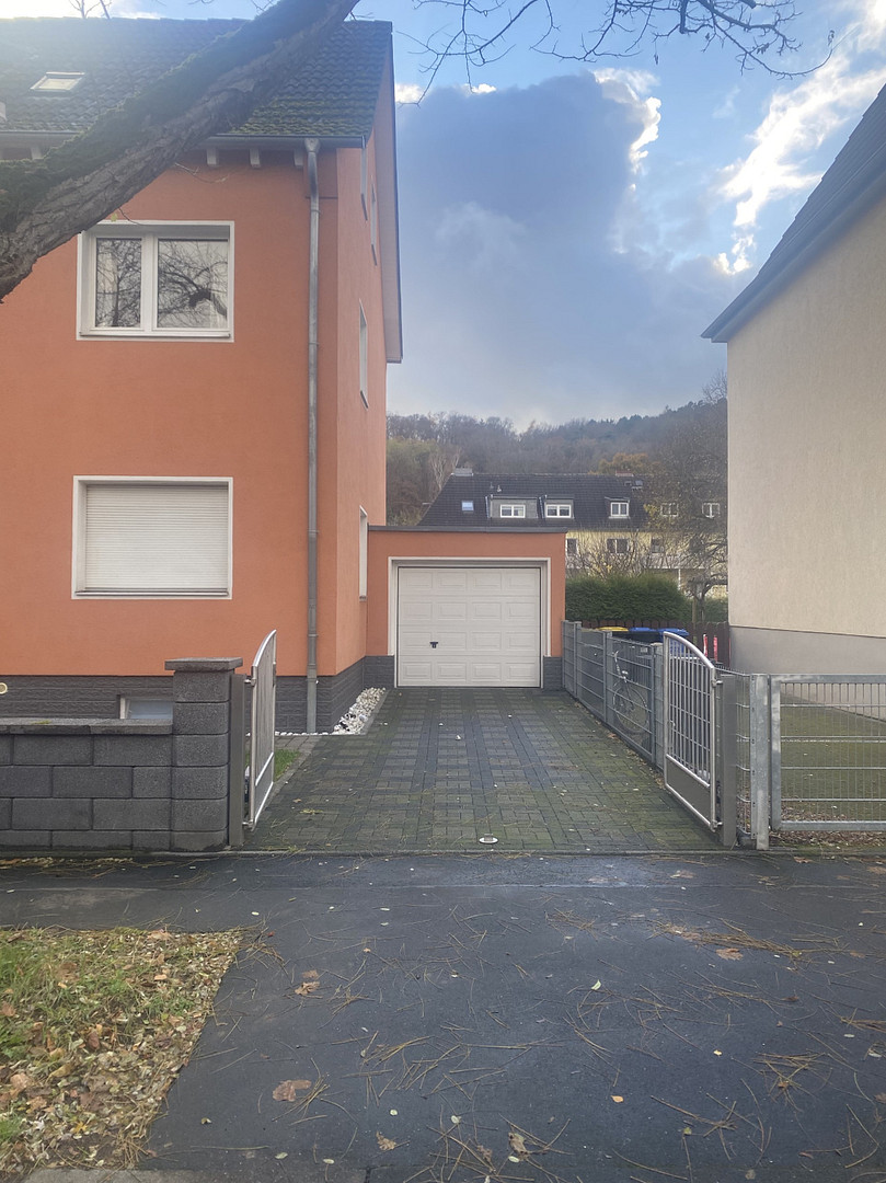 GEPFLEGTES MEHRFAMILIENHAUS | 5 WOHNEINHEITEN | VOLL VERMIETET | BONN-BAD GODESBERG | PROVISIONSFREI – Truchseßstraße 83, 53175 Bonn(Godesberg-Nord) – Vorschaubild 3