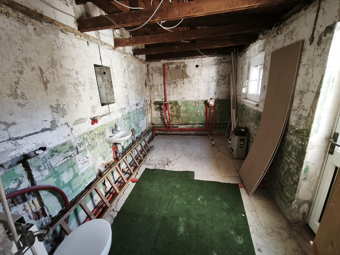 Schönes Reihenhaus in historischer Werkssiedlung Zschornewitz mit Fertigstellungsbedarf – Ringweg 26, 6772 Zschornewitz – Vorschaubild 7