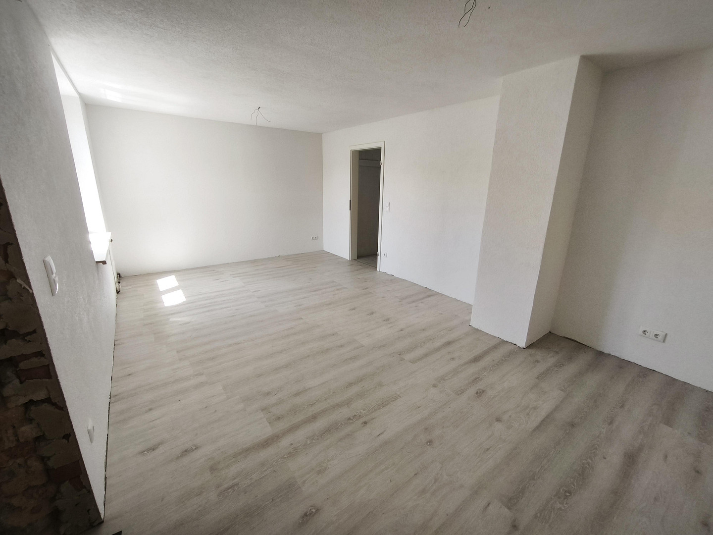 Schönes Reihenhaus in historischer Werkssiedlung Zschornewitz mit Fertigstellungsbedarf – Ringweg 26, 6772 Zschornewitz – Vorschaubild 8