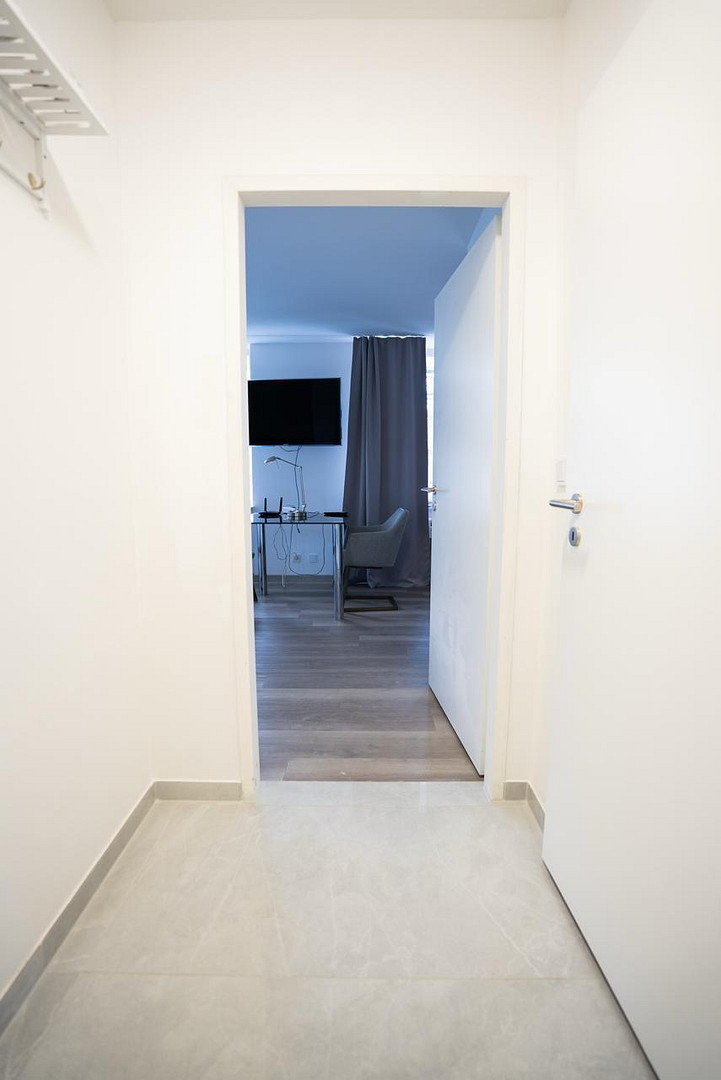 Stylish Oasis in the Heart of Frankfurt – Quiet, Green & Newly Renovated – 60313 Frankfurt am Main(Innenstadt) – Vorschaubild 3