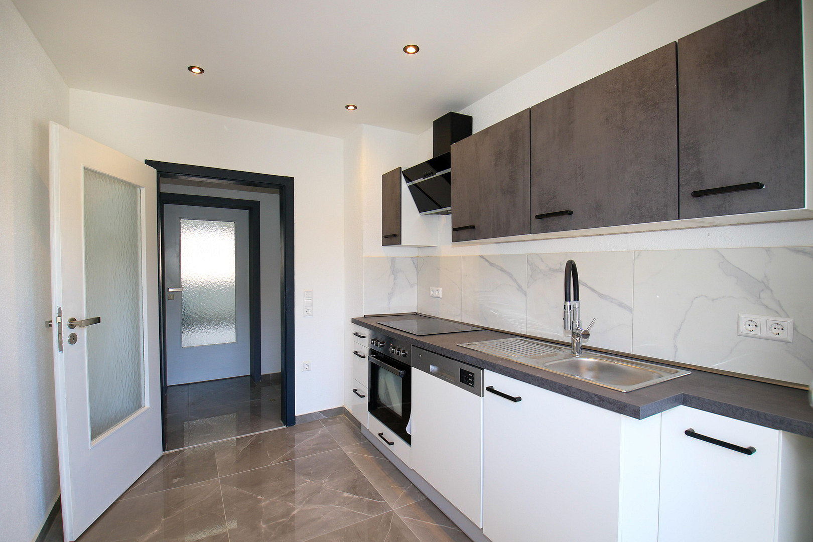Urbaner Wohntraum mit Tiefgarage: 2-Zimmer kernsaniert – ideal für Paare, Single oder Investment – Burgstr. 4, 68165 Mannheim – Vorschaubild 8