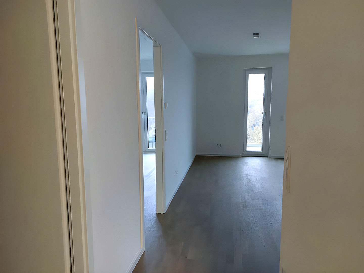 Direkt einziehen! Moderne 2 Zimmer + Süd-West-Balkon, Einbauküche, Wannenbad + Abstellraum, Aufzug – Luruper Hauptstraße 77a, 22547 Hamburg(Lurup) – Vorschaubild 11